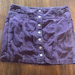 Gap skirt